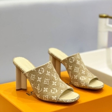 Louis Vuitton Slippers